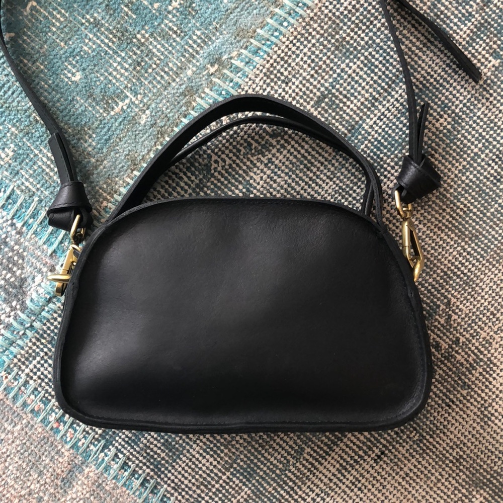 MADEWELL Sydney half-moon small crossbody leather bag black EUC